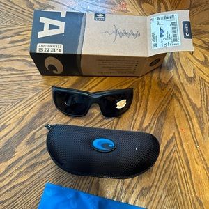 Costa Del Mar Fantail men’s sunglasses, Matte Black, Gray 580P